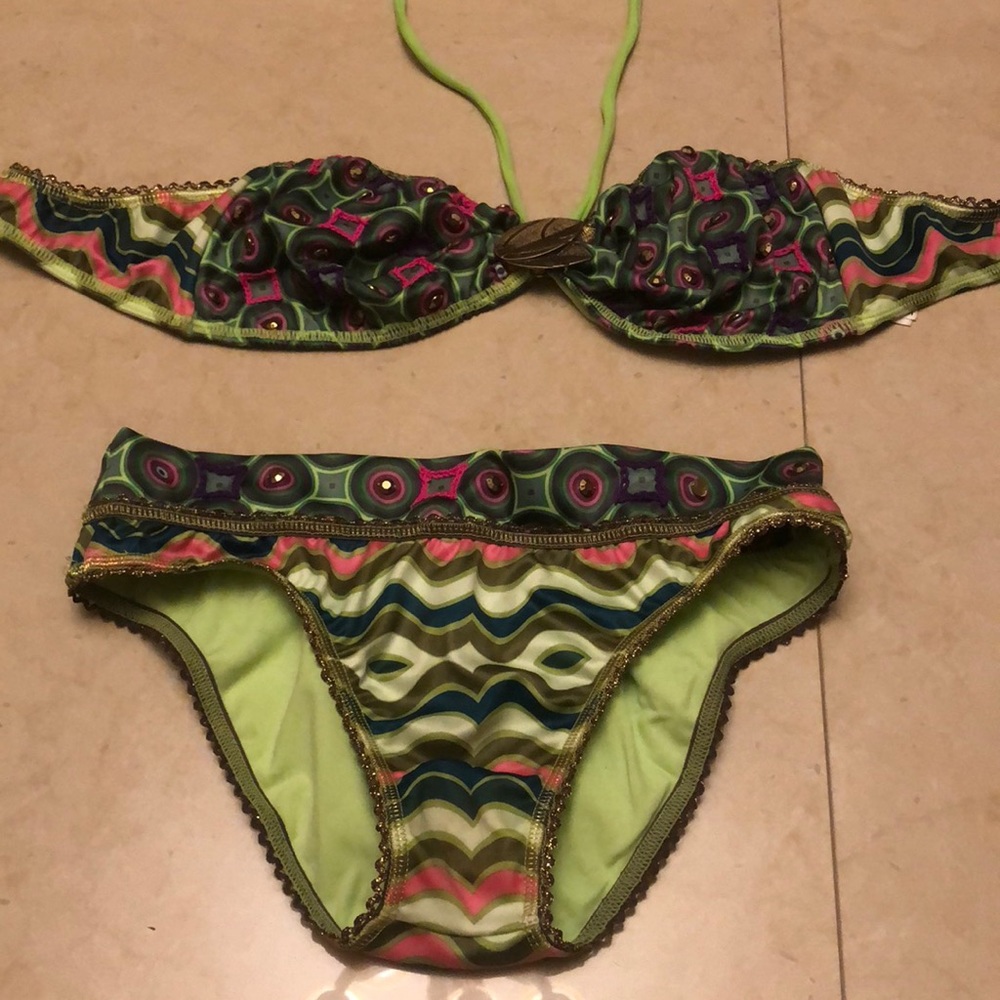Bathing suite